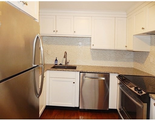 Primary Photo - 1 Rogers St
