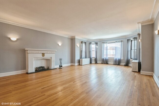 Building Photo - 6817 S Crandon Ave