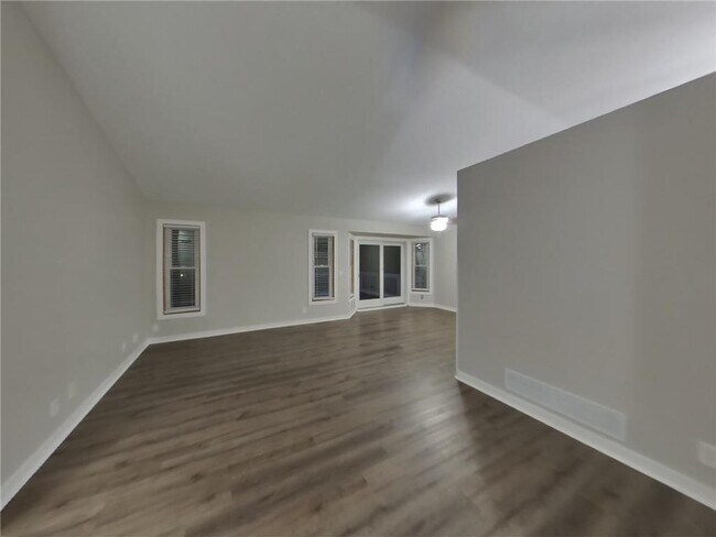 Foto del edificio - 11932 Kerry St NW