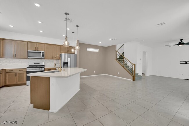 Building Photo - 8035 Skye Foxx St