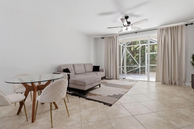 Foto del edificio - 9902 Lago Dr