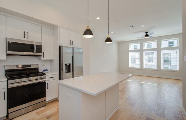 Foto del edificio - 5309 Donovan Gdns Ln