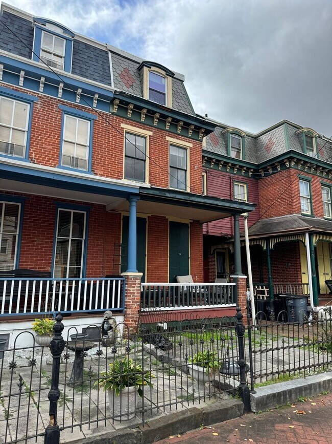 Foto del edificio - 112 Linden St