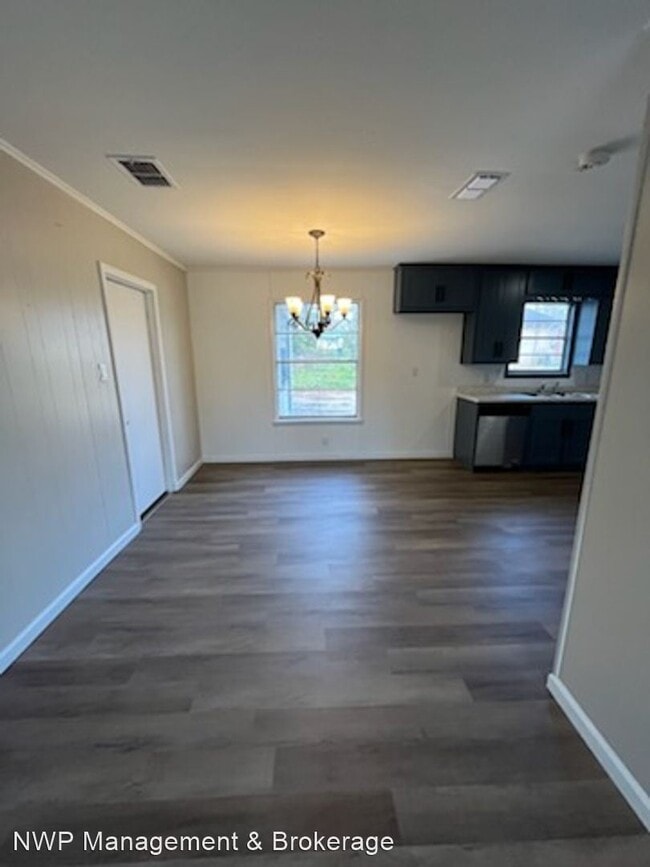 Building Photo - 3 br, 2 bath House - 404 S Helen St.