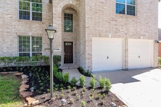 Building Photo - 2911 Ledgeside Ct