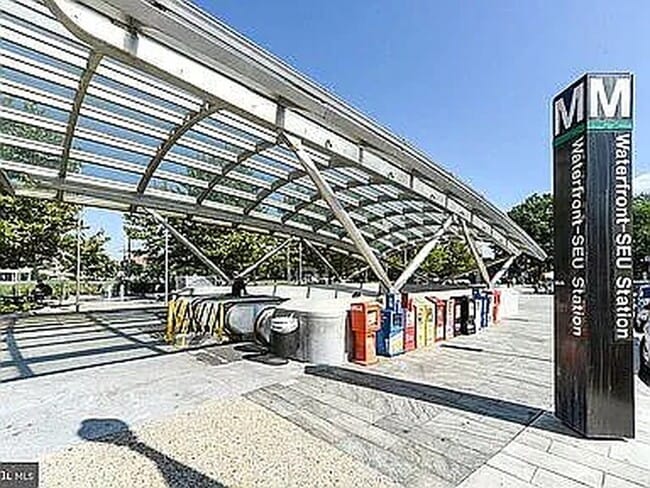 Photo - 1101 3rd St SW House