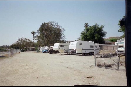 Área de Almacenamiento de vehículos recreativos - Sand Canyon Mobile Home Park