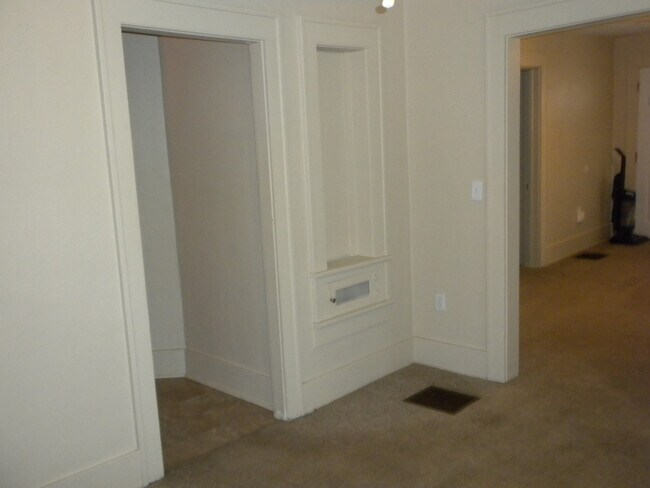 Foto del edificio - 2 bedroom/1 bathroom home