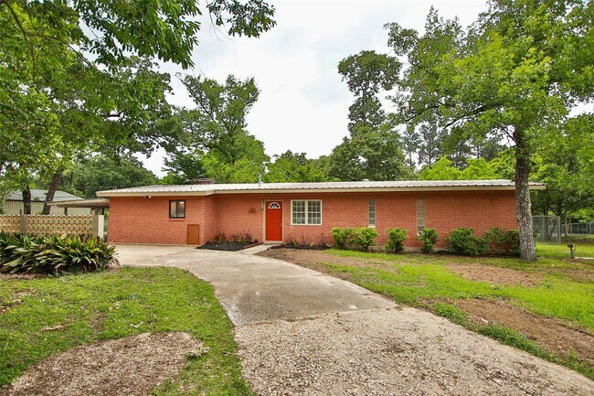 Building Photo - 30115 Misty Meadow Dr
