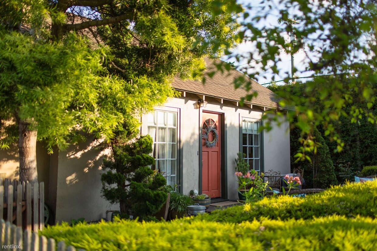 Foto principal - 3 br, 1 bath House - 3805 Zen Garden Cottage