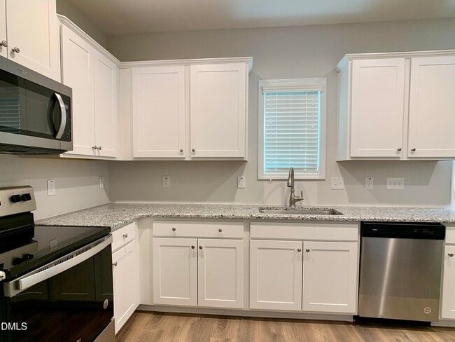 Foto del edificio - 131 Diploma Dr