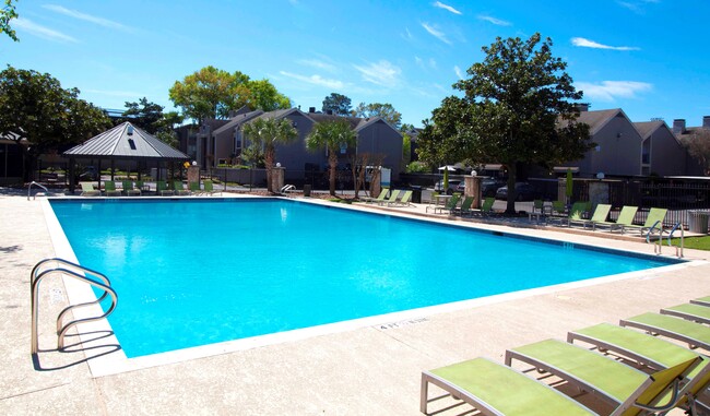 Piscina - Bayou Park Apartments