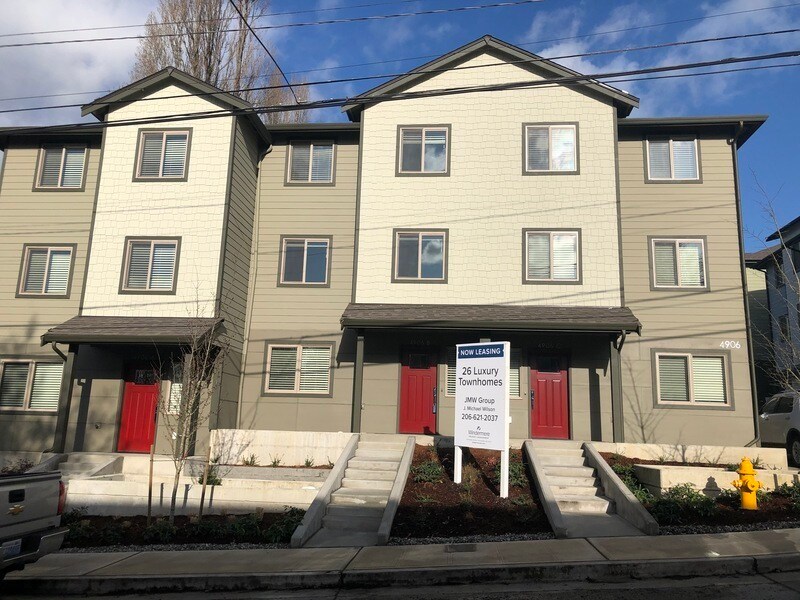 Foto principal - 4906 S Willow St