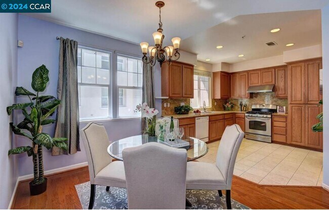Foto del edificio - 1130 Summer Ln