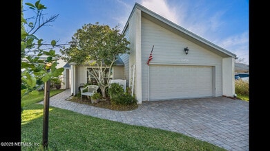 Building Photo - 2456 Lorraine Ct S