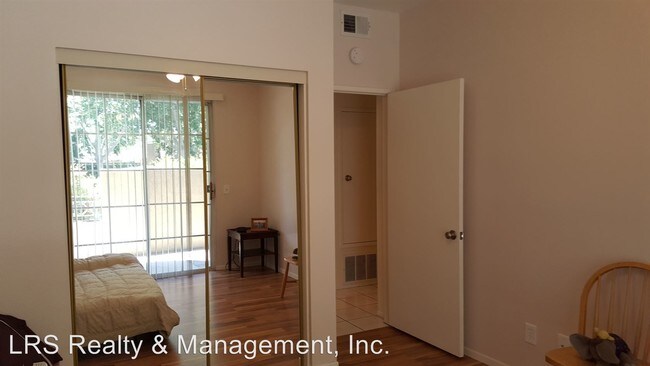 Building Photo - 23921 Del Monte Dr