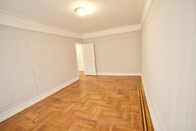 Foto del edificio - 2160 Wallace Ave