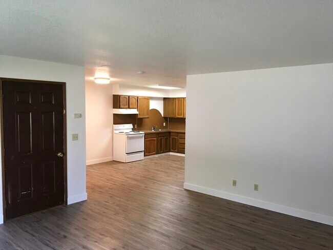 Foto del edificio - Available Now Duplex in the heart of Graham