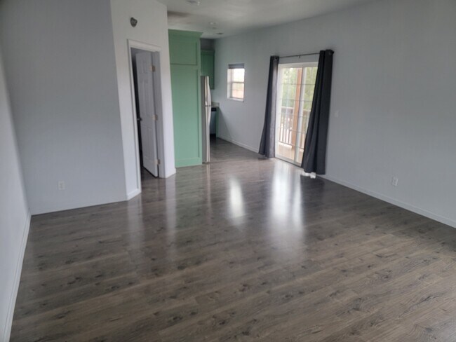 Building Photo - 15 Walker Ln