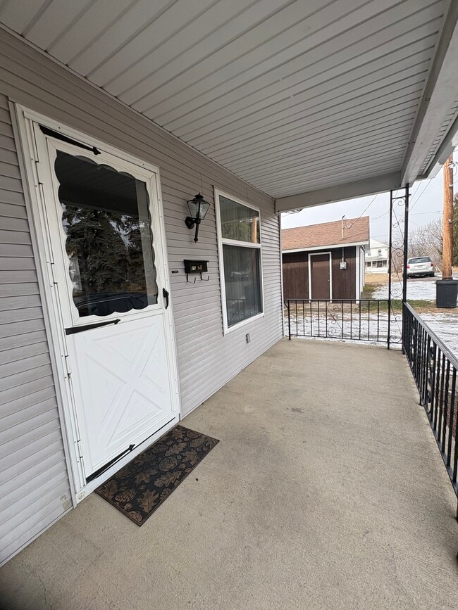 Building Photo - 25 St David St