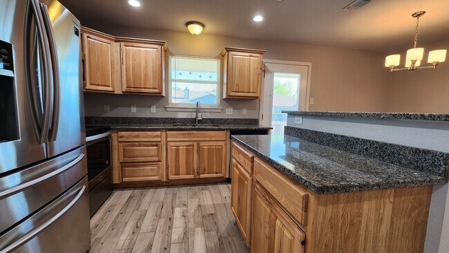 Building Photo - Immaculate 3 bed, 2 bath home close to Goodfellow! Welcome to Your New Home!