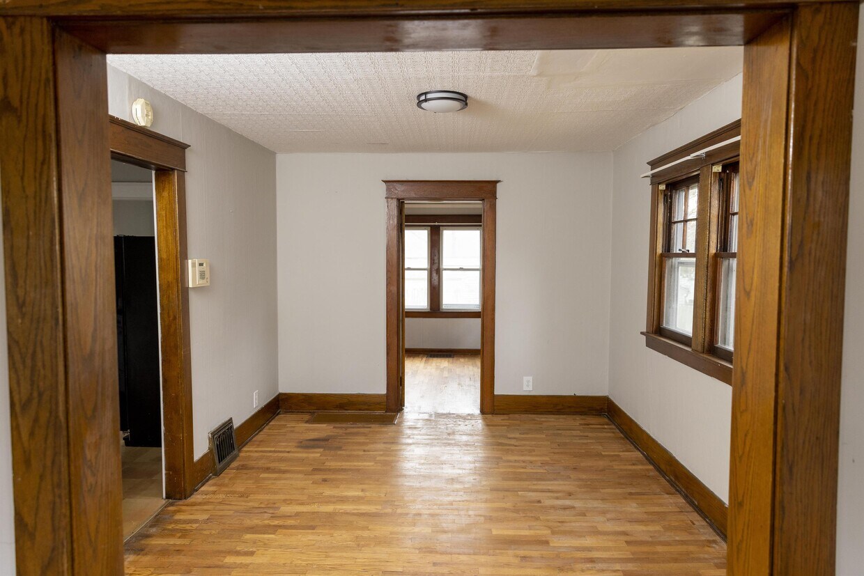 1117 Berten St, Lansing, MI 48910 House Rental in Lansing, MI