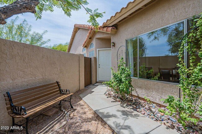 Building Photo - 11014 N 111th Way