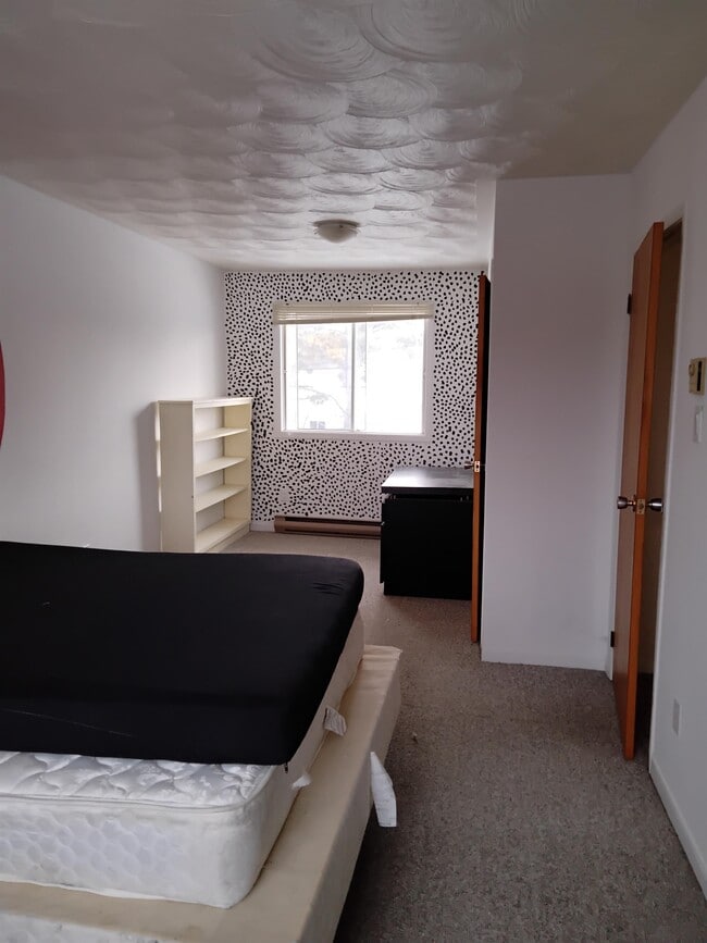 Building Photo - 945 Admiral Ave