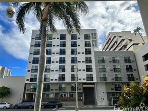 Building Photo - 803 Waimanu St