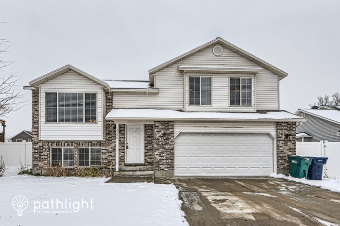Foto principal - 5206 S Midland Drive, Roy, UT, 84067