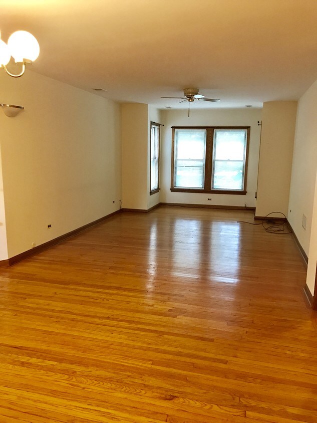 3811 N Wayne Ave, Chicago, IL 60613 Rentals in Chicago at 3811 N Wayne