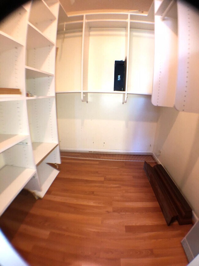 Wal-in Master Closet - 55 Tropic Isle Dr