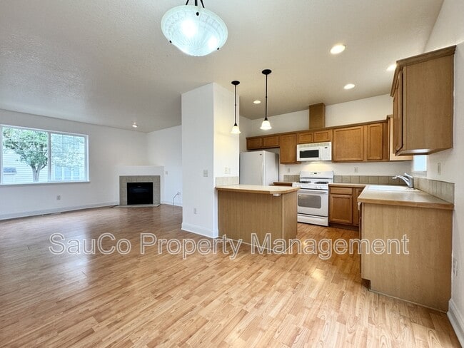 Building Photo - 6924 SW Kim Pl