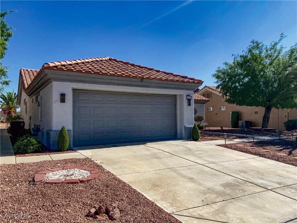 Foto principal - 10420 Villa Ridge Dr