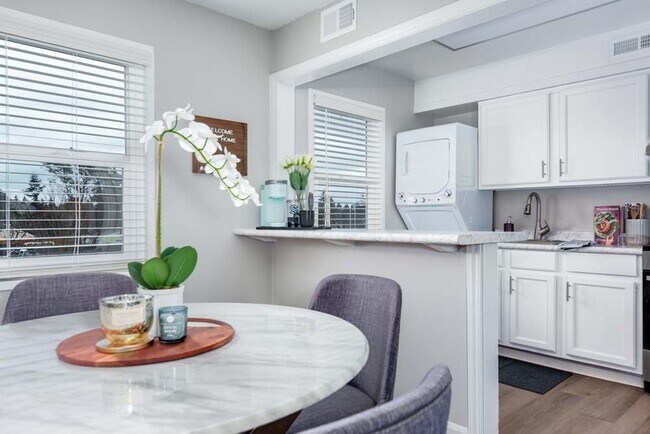Foto del edificio - Alcove at Seahurst Apartment Homes