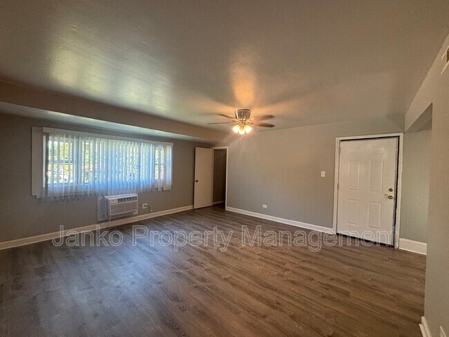 Foto del edificio - 392 W Hickory St