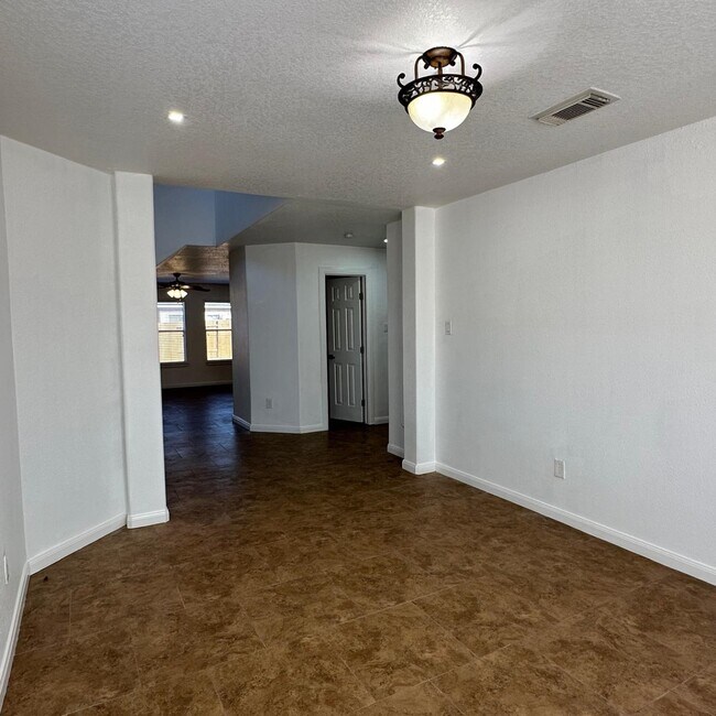 Foto del edificio - 1403 High Thicket Ct