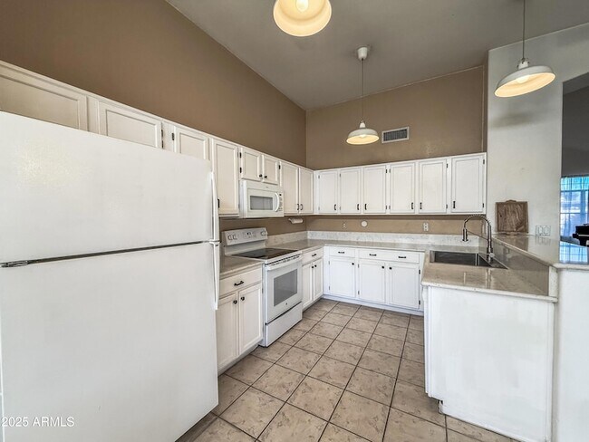 Foto del edificio - 5057 E Delta Ave