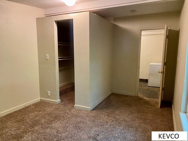 Foto del edificio - House Just One Block from CSU!