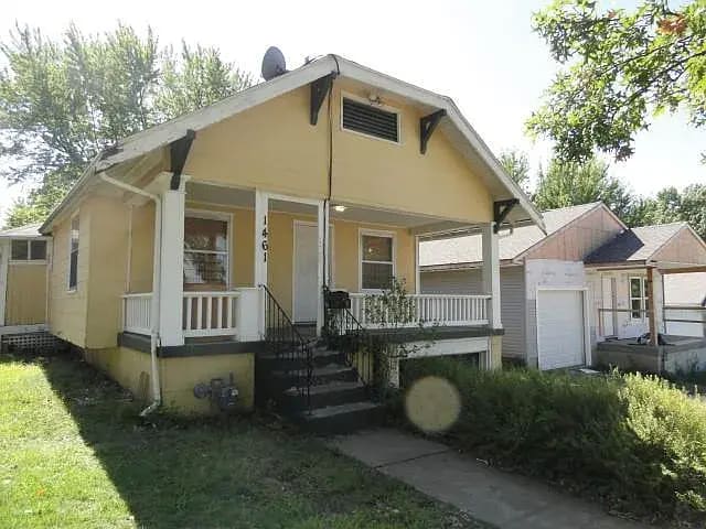 Building Photo - 1461 E 66th Ter