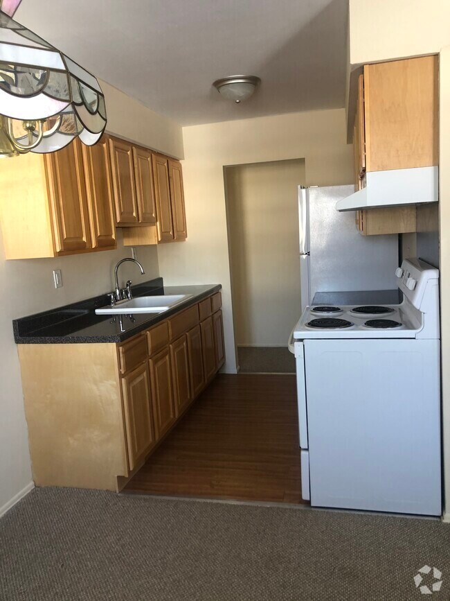 Stonehurst Condominiums Apartments for Rent Freehold, NJ 5 Rentals