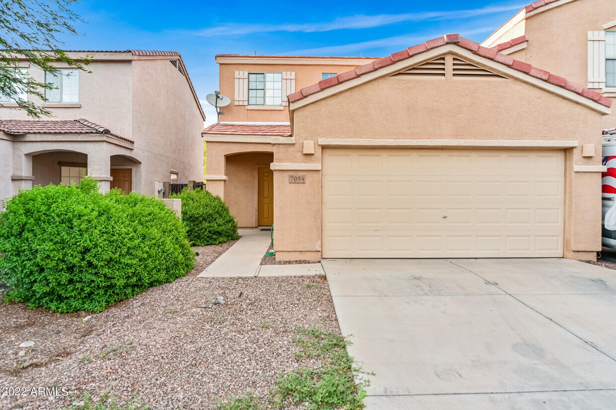 7054 Mercer Ln, Peoria, AZ 85345