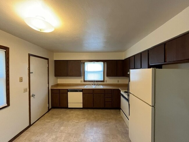 Building Photo - 605-607 Margate Drive
