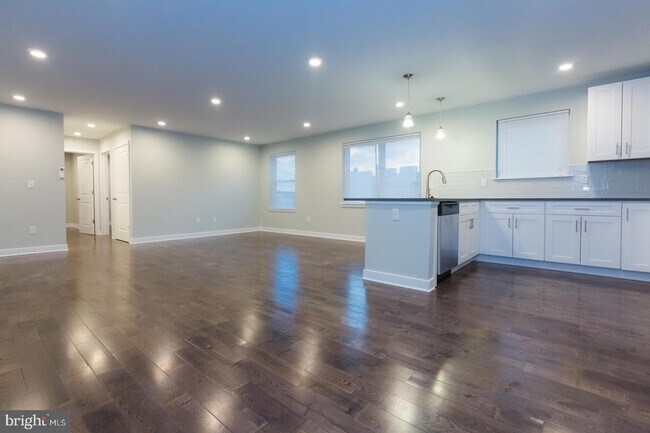 Foto del edificio - 1228-32 W College Ave