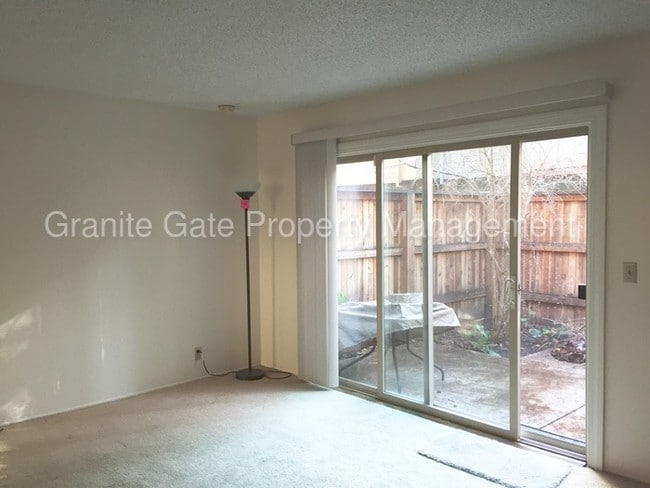 Building Photo - 2037 Alta Loma St