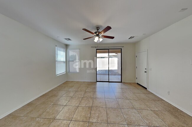 Foto del edificio - 14576 W Maui Ln