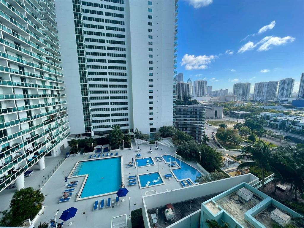 Photo - 1900 N Bayshore Dr (Miami, FL)