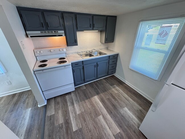 Photo - 1827 California Ave Apartment