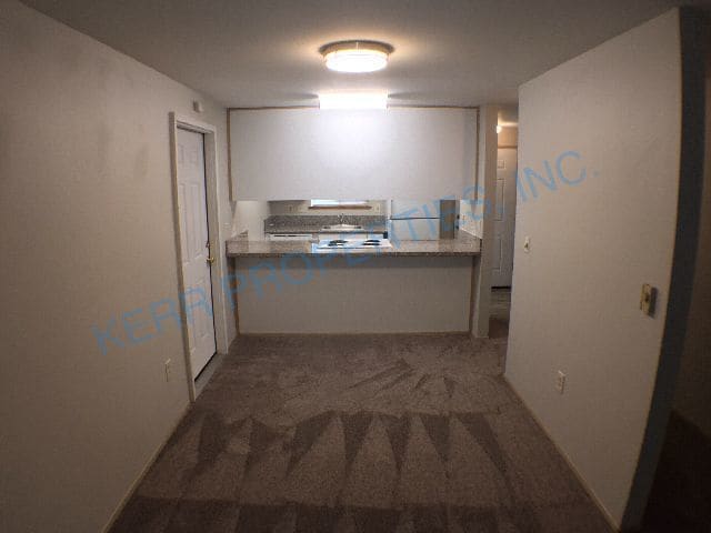 Building Photo - Charming 2-Bed Oasis with 1.5 Baths – Spacious 1250 Sq Ft Haven on SE Reedway!