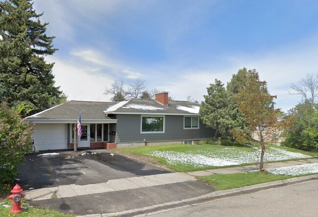 Building Photo - 221 S 12th Ave